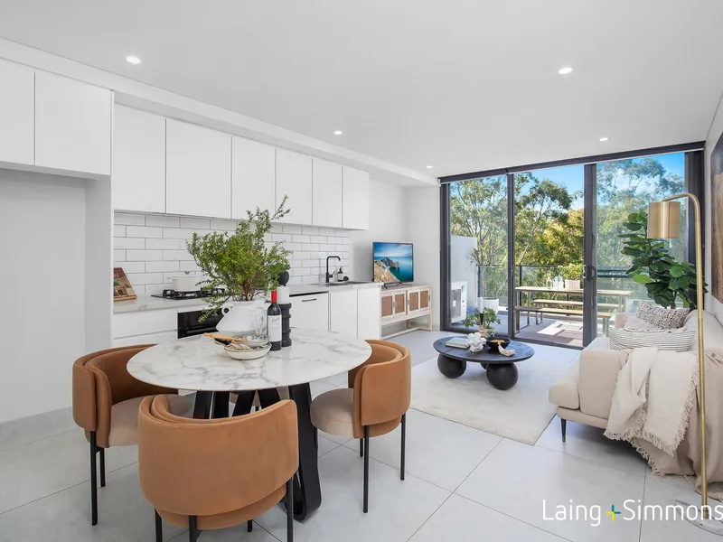 Absolute Convenience: Sleek + Contemporary Three Bedroom Apartment