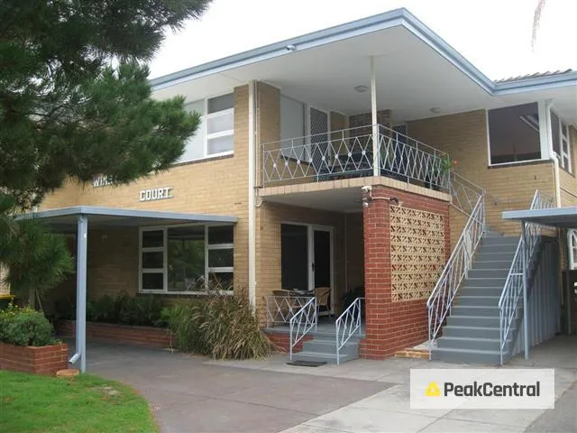 Charming Ground Floor Unit in Applecross!