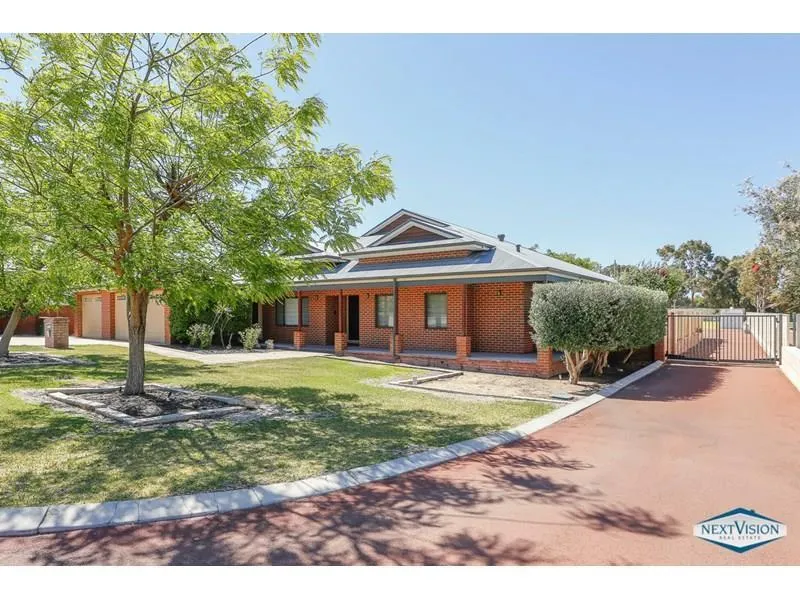 SPACIOUS HOME IN SEMI-RURAL LOCATION