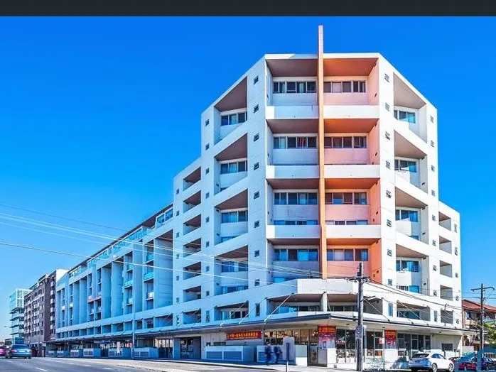 Great location with city view and big size apartment