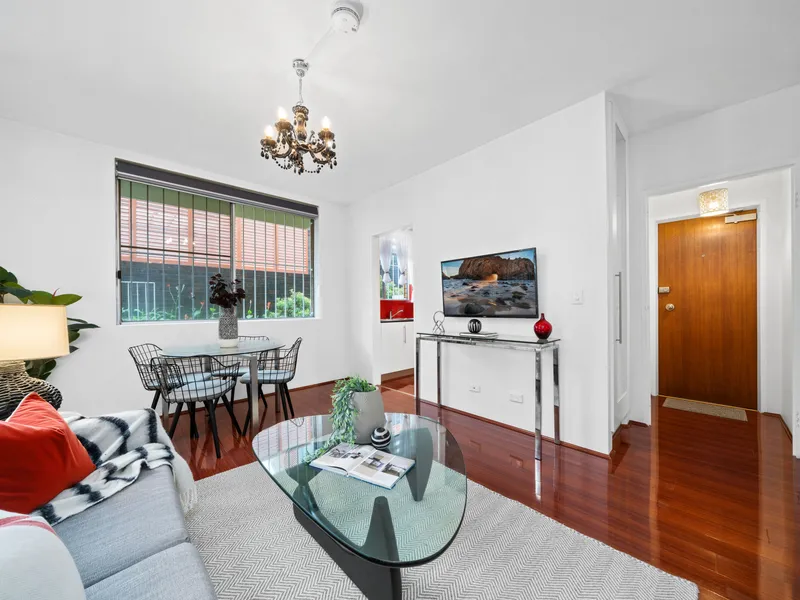 Perfectly Positioned One Bedroom Apartment In Tranquil Setting 