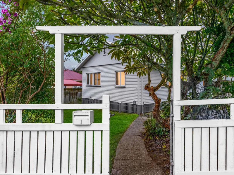 It's Your Story in this Gorgeous Cottage!