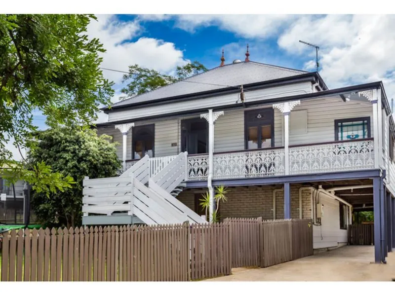 REDUCED BY $30,000 - BEAUTIFULLY RENOVATED QUEENSLANDER !!!