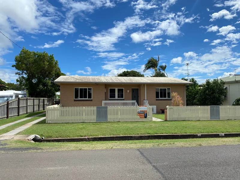 Classic Brick + Big Shed on 1012m2