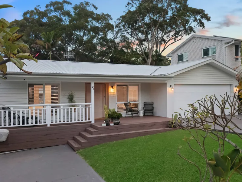 Single level renovated family home; 5 minute walk to Bateau Bay Beach