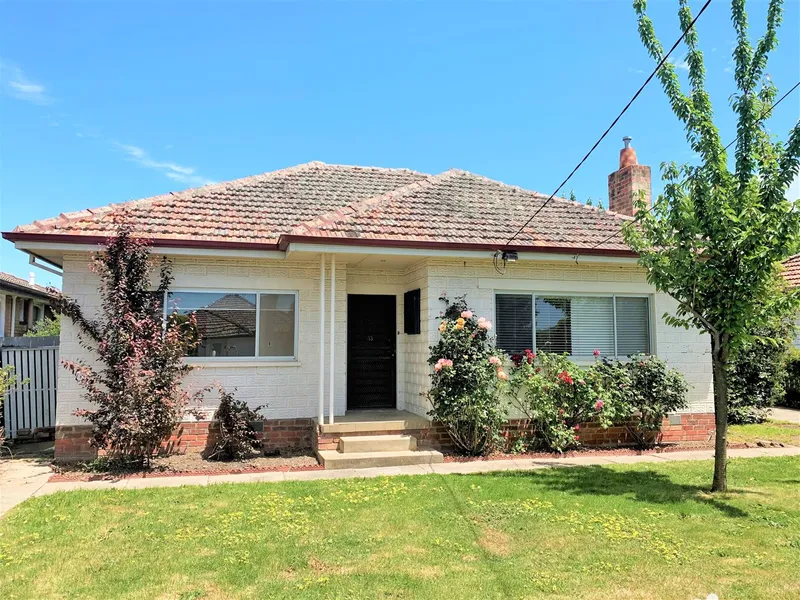 2 Bedrooms Plus Study/Hobby room