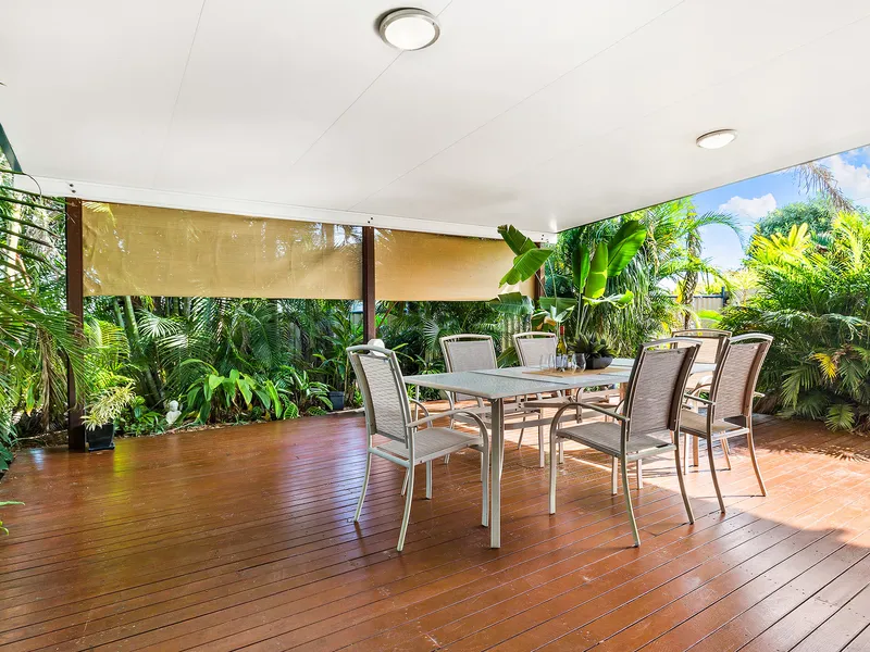 A Feel Good Family Home Amongst Leafy Serenity!