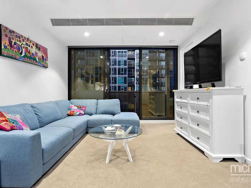 Live the Southbank Dream in Stunning Southbank Place!