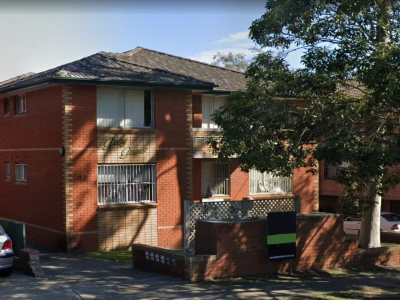 Under Renovation -Three-Bedroom Unit Close to All