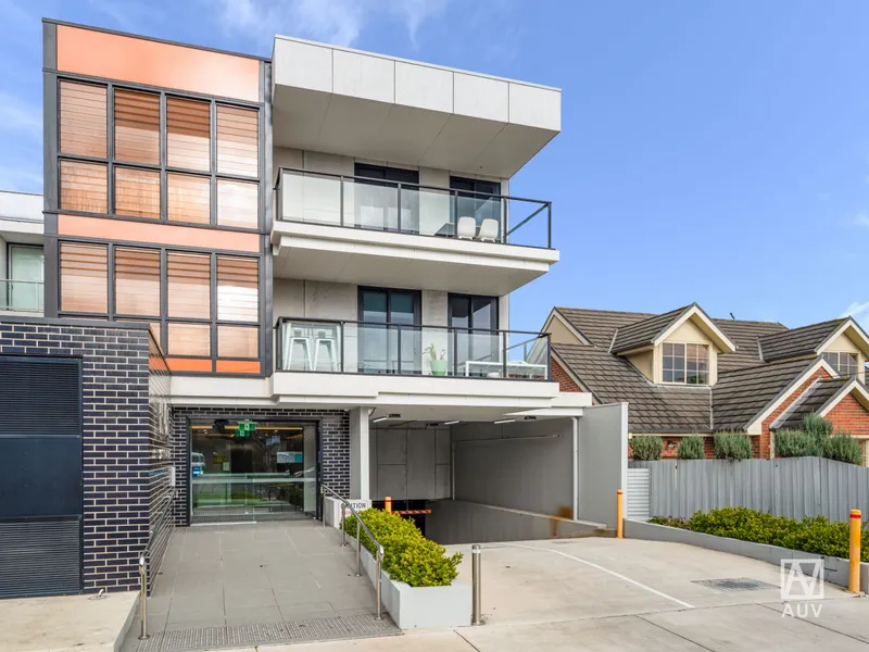 Contemporary Easy-Living Elegance