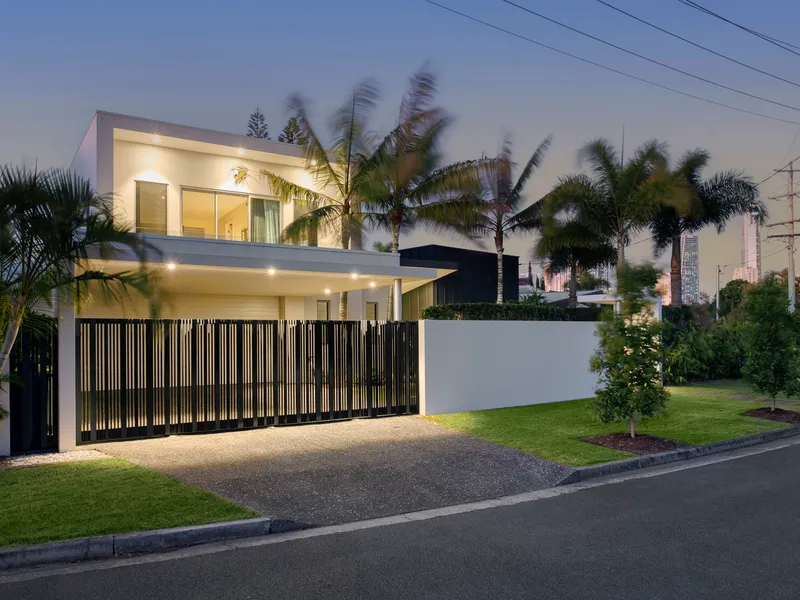 Luxurious Living in Adams Basin