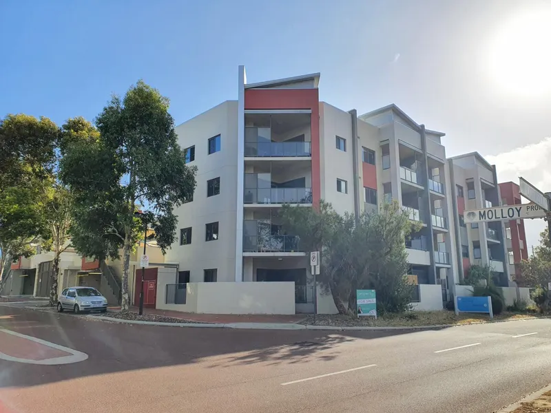 A convenient apartment in Joondalup - Available now!