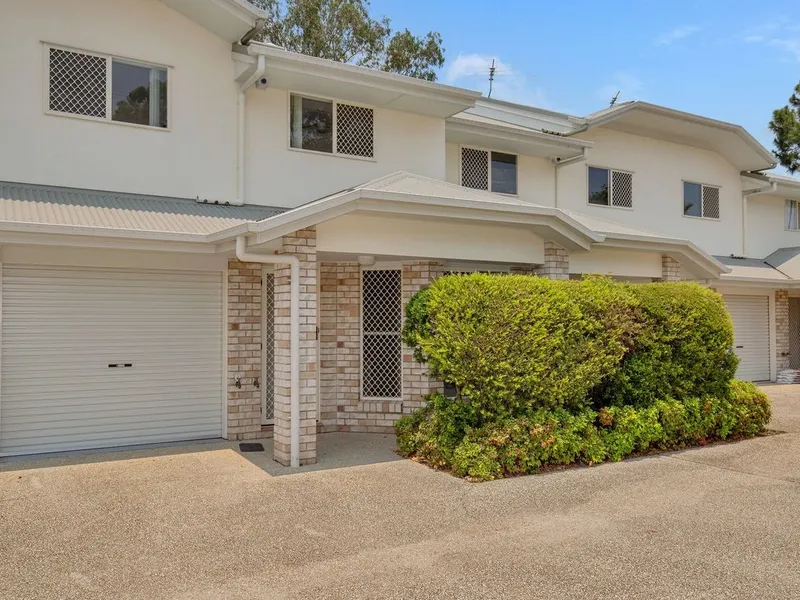 Contemporary Townhome in Pristine Gated Complex