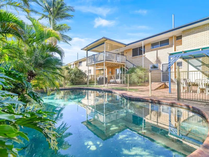 Feature-Packed Highset with Refreshing Breezes & Suburban Views 