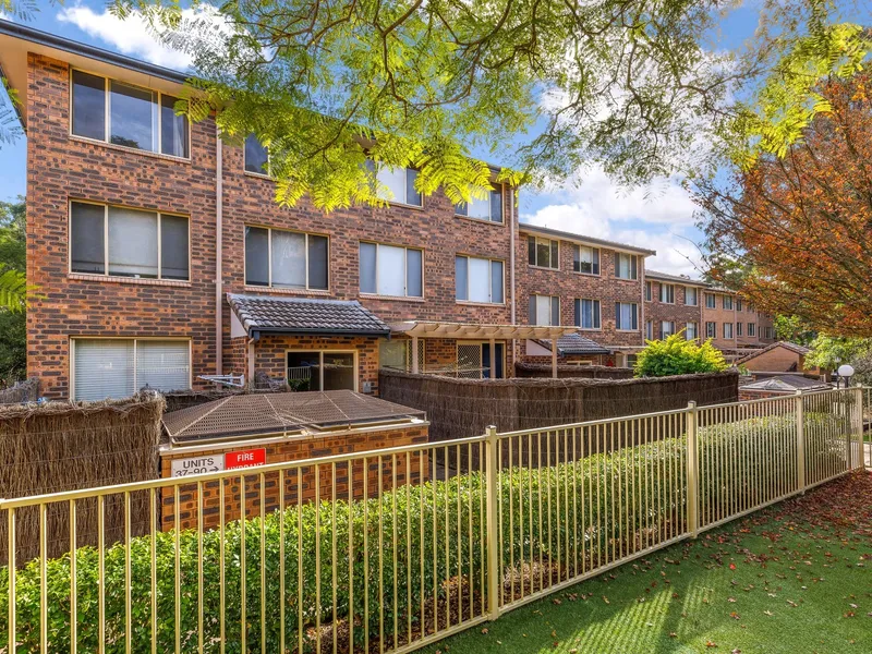 Close to Macquarie Centre and University