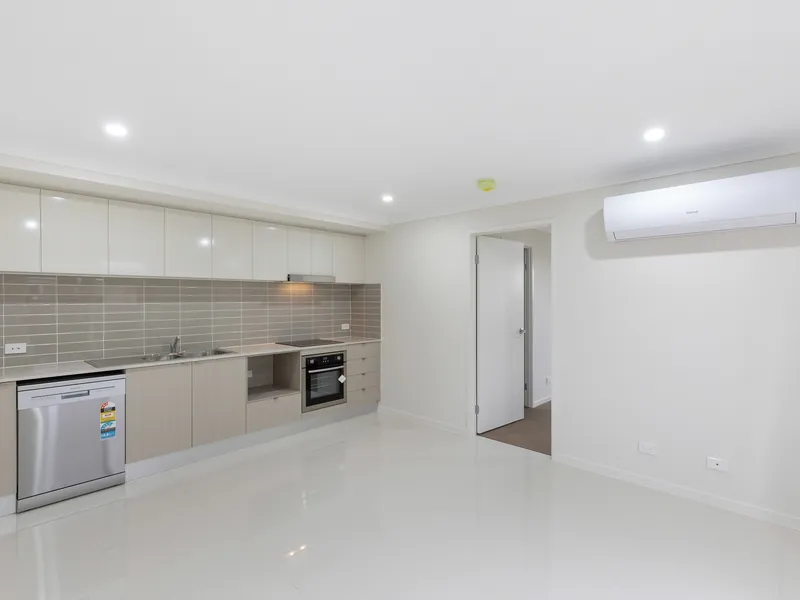 BRAND NEW 1 BEDROOM DUPLEX WITH LARGE YARD!!