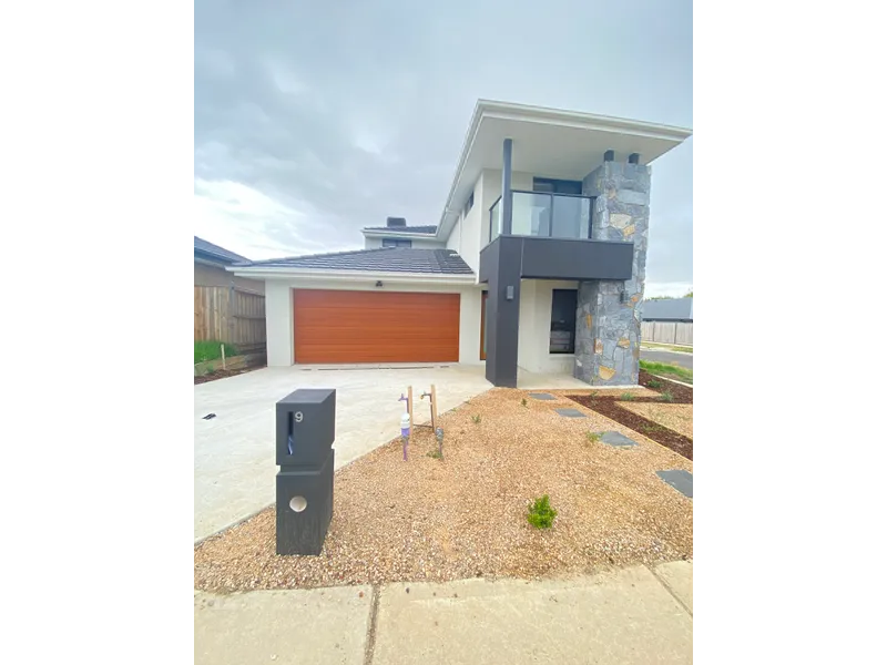 Brand New 4 Bed 2 Bath Home in Cranbourne