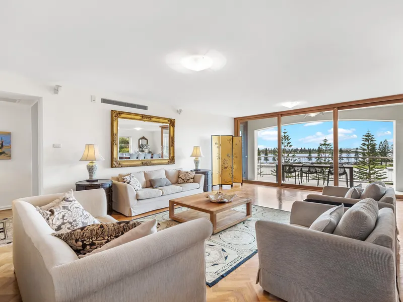 Luxury Harbour View Apartment with an Unquestionable Pedigree