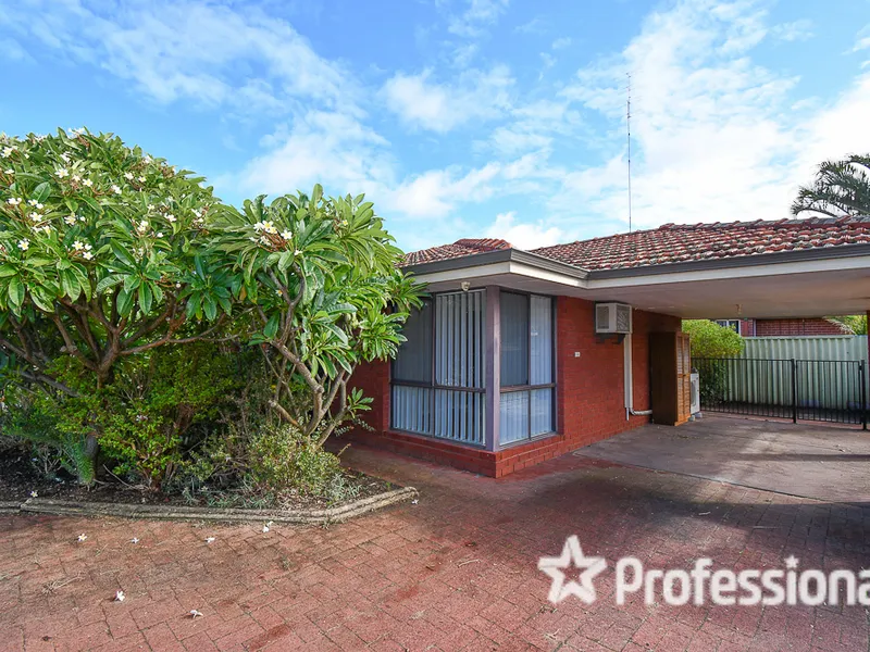 NEWLY RENOVATED UNIT IN A QUIET COMPLEX!