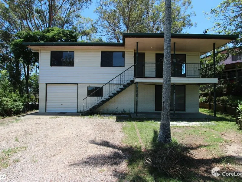 Spacious 5 bedroom home - possible dual living