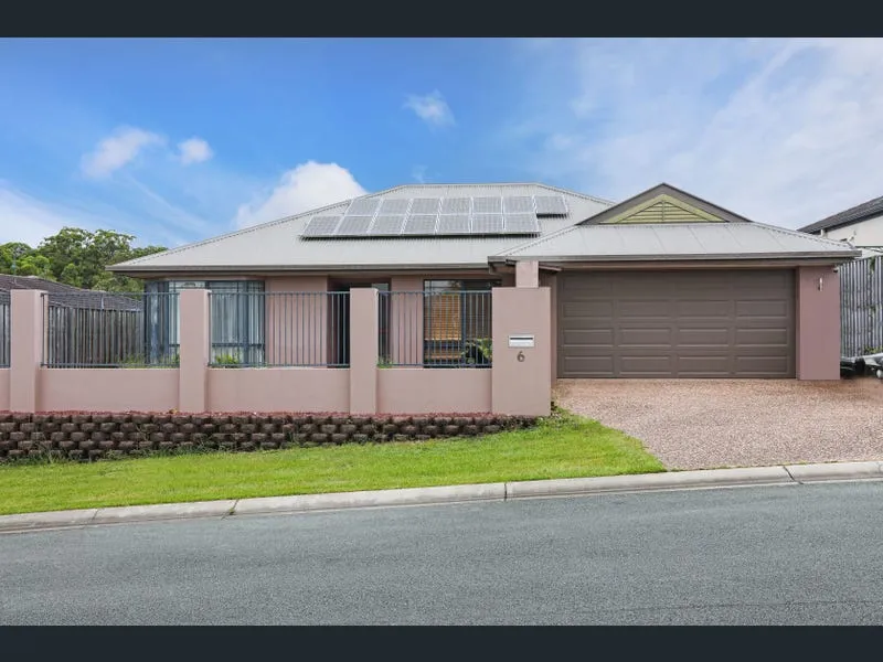 FANTASTIC STYLISH 4 BEDROOM HOME WITH SWIMMING POOL NOW AVAILABLE FOR RENT
