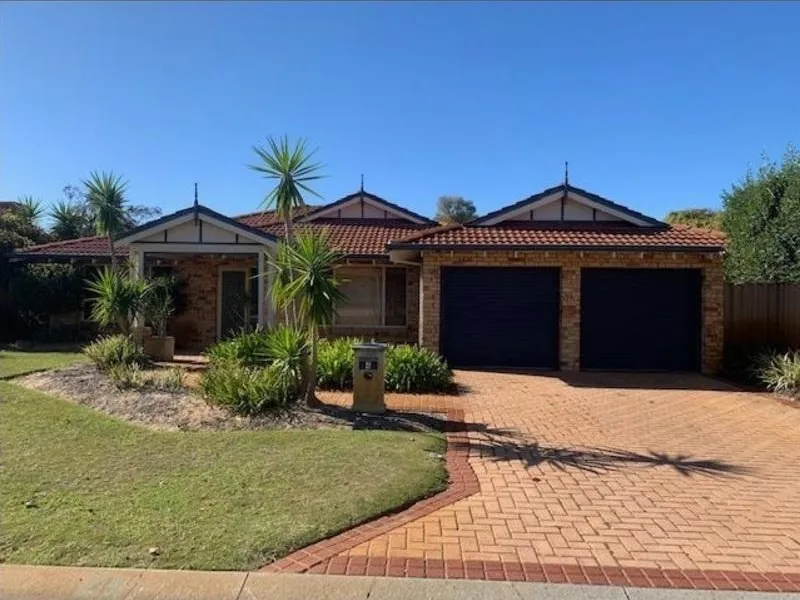 LARGE FAMILY HOME ON A QUIET STREET!