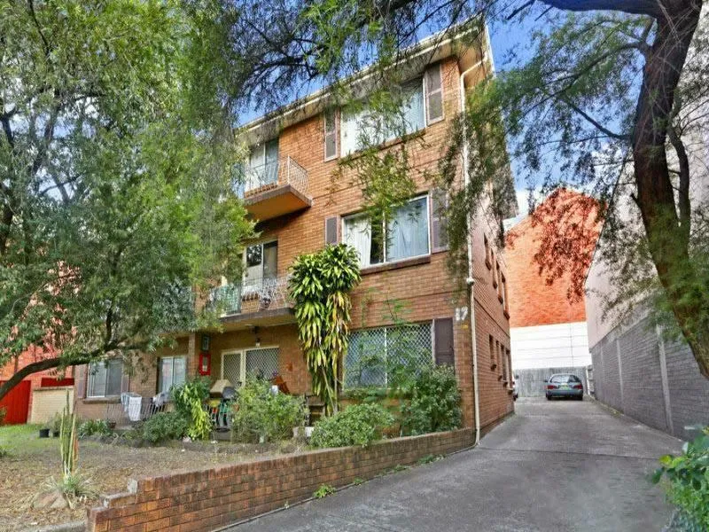 2 br apartment in Harris park close to Parramatta (price dropped)