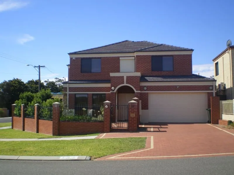 FANTASTIC FAMILY LIVING!