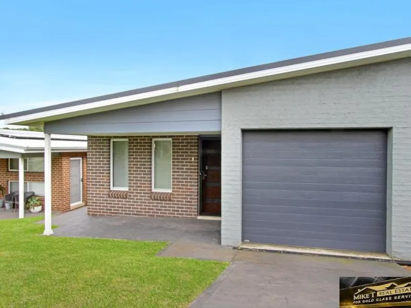 Huge 5 Bedroom Duplex with Views!