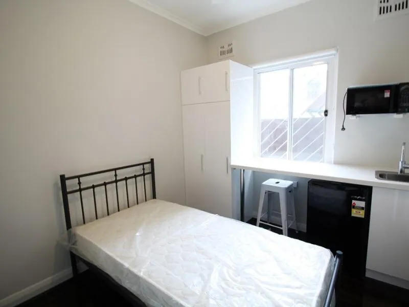 BOARDING HOUSE - MULTIPLE SINGLE ROOMS AVAILABLE NOW $200 Per Week.