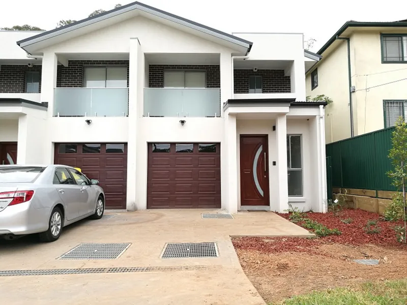 Great As New 4 Bedrooms Duplex!!!