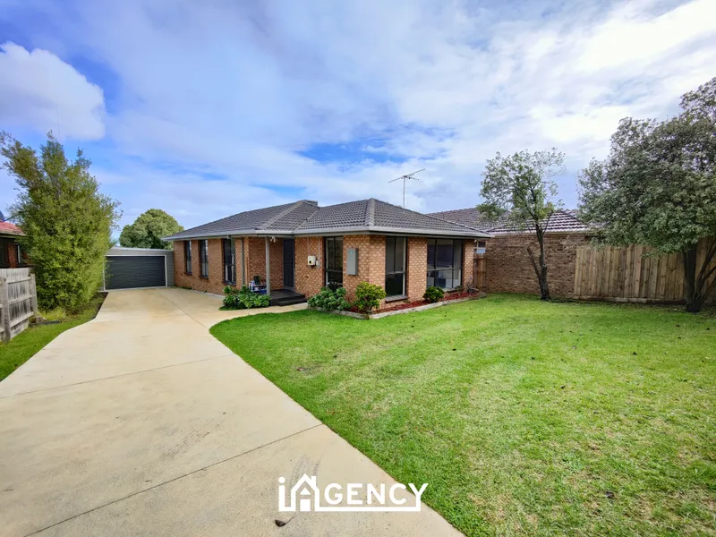 SPACIOUS AND EXCEPTIONAL FAMILY LIVING!!!