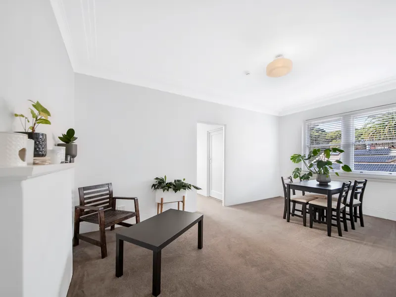 “Centrally Located, Art Deco One Bedroom Apartment