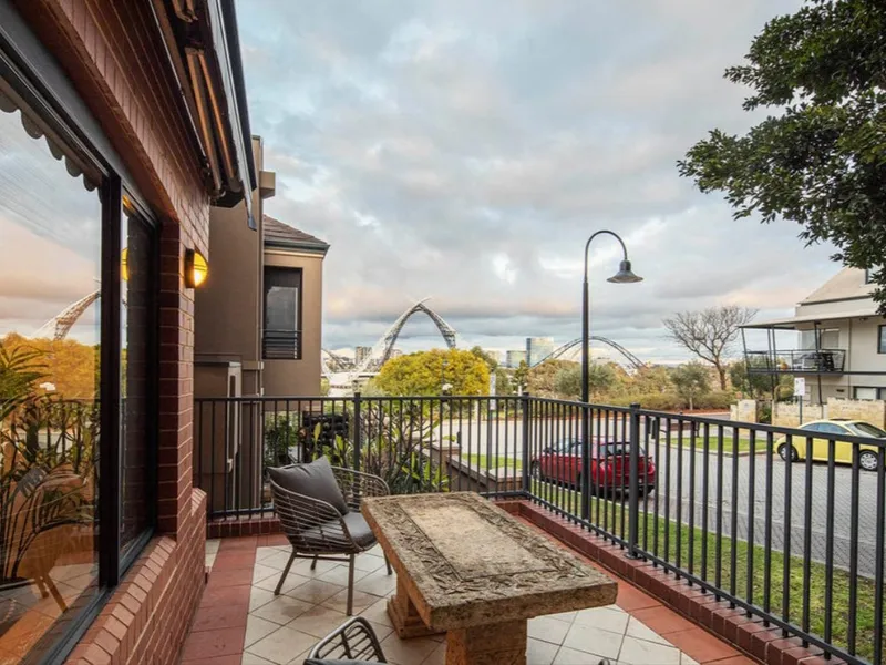 A Claisebrook retreat on the shores of our Swan River!
