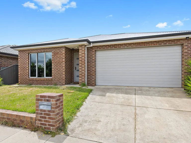 Amazing four bedroom home in the heart of Lucas opposite the primary schools