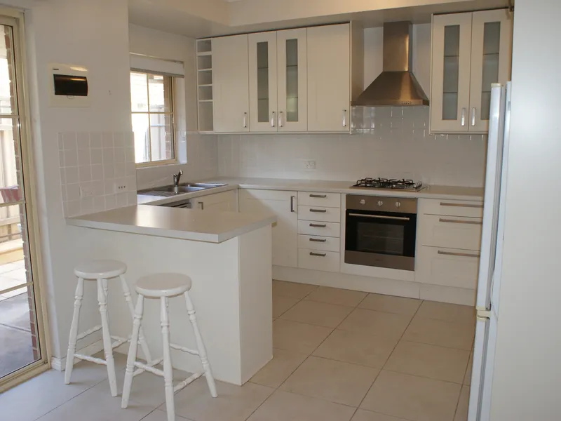 Refurbished townhouse in convenient location