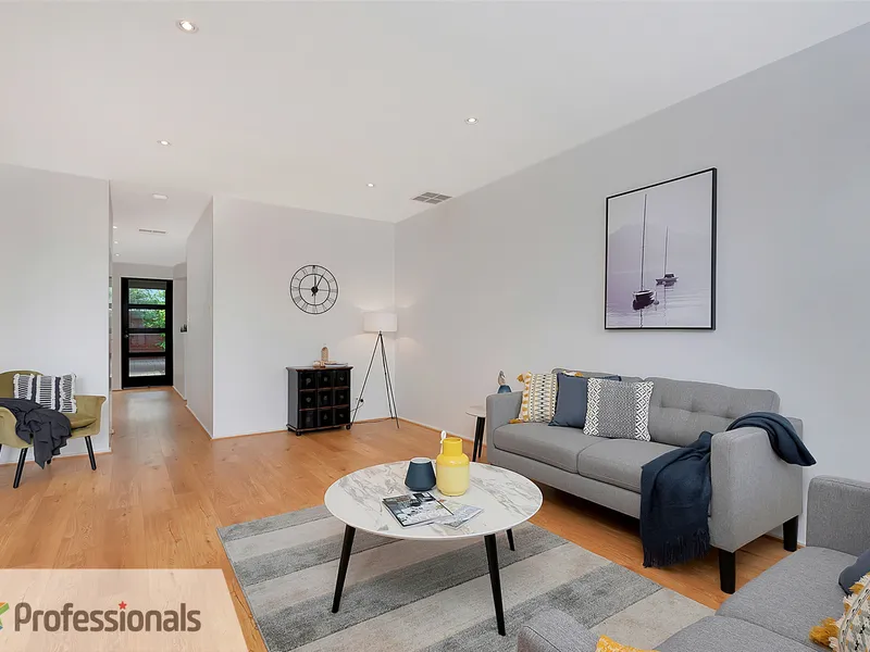 Townhouse with Huge Courtyard only a 150m walk to The Parade. Vacant possession with estimated rental $600-$620 per week.