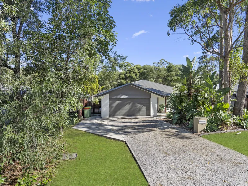 LARGE FAMILY HOME WITH ROOM FOR ALL THE FAMILY
