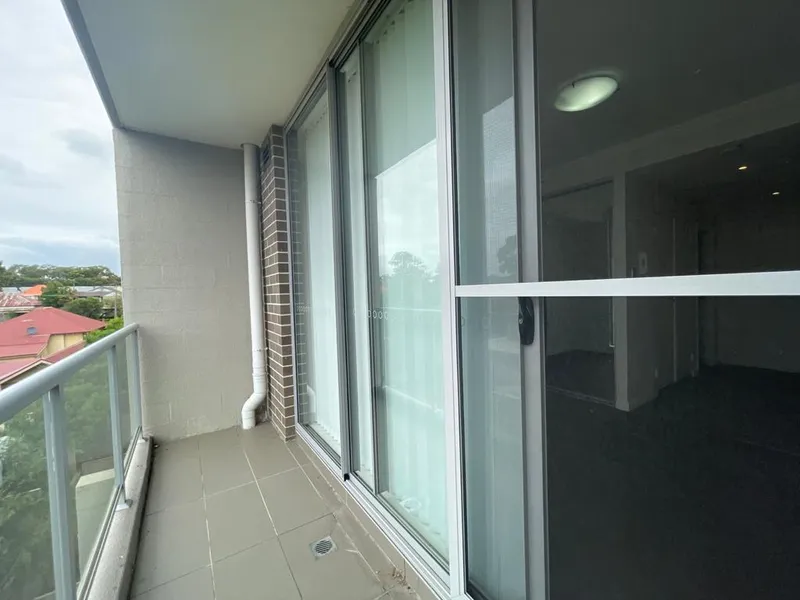 Modern Studio (utilities included)