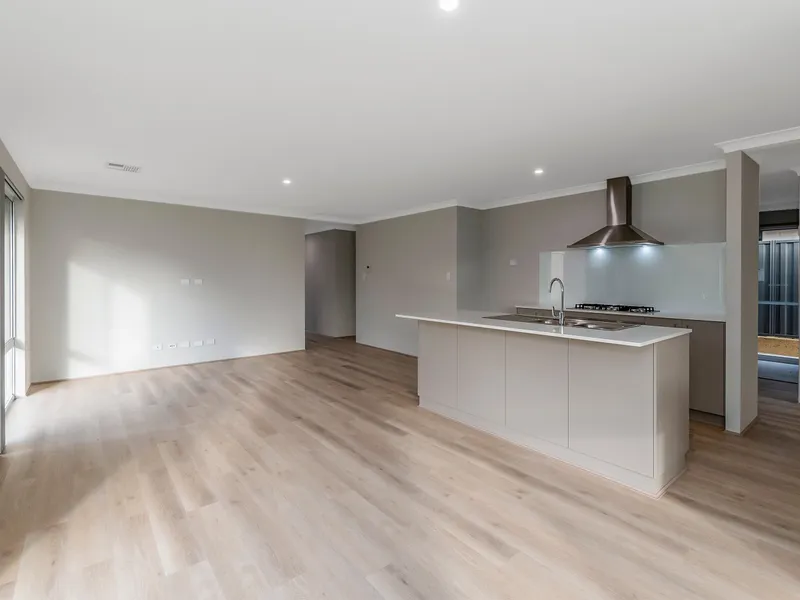 Brand New 4 x 2 Family Home in Lakelands