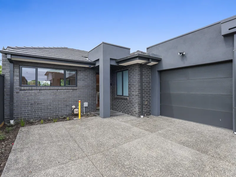 Stunning two-bedroom villa filled with natural light!