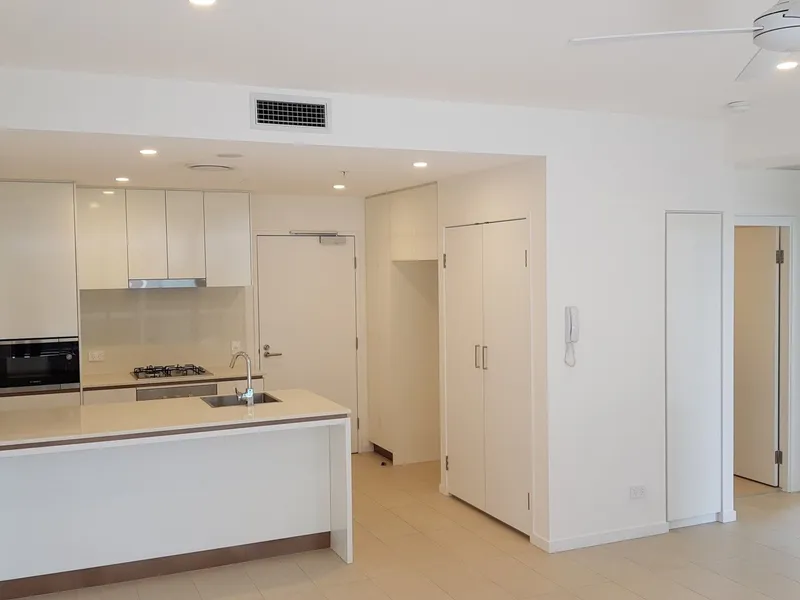 LAGUNA LEVEL 16 - LARGE 2 BEDROOM 2 BATHROOM APARTMENT