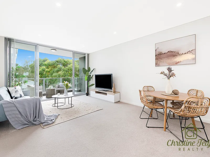 STYLISH LIGHT-FILLED PREMIUM APARTMENT-TRANQUIL VIEWS ACROSS THE TREETOPS