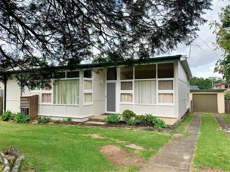 CONVENIENTLY LOCATED 3 BEDROOM FAMILY HOME!