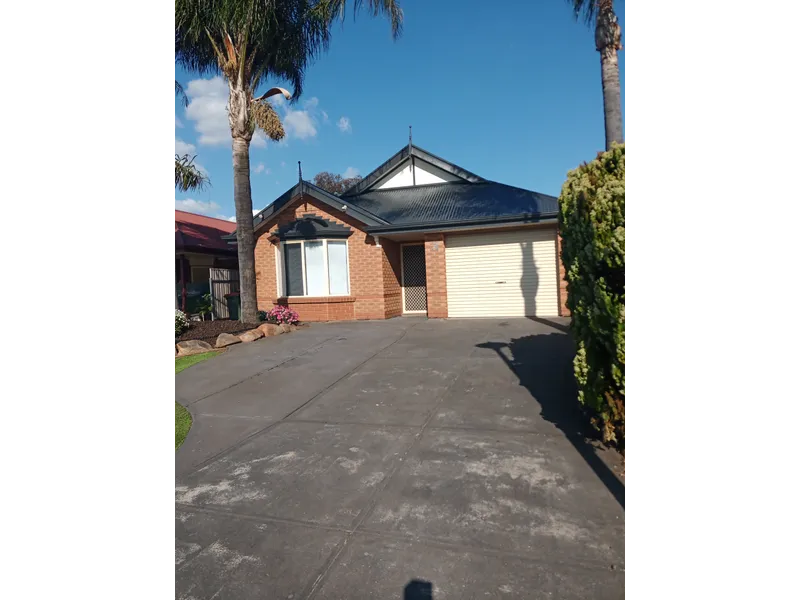 Stylish/Spacious Pooraka ( Montacue farm) Villa