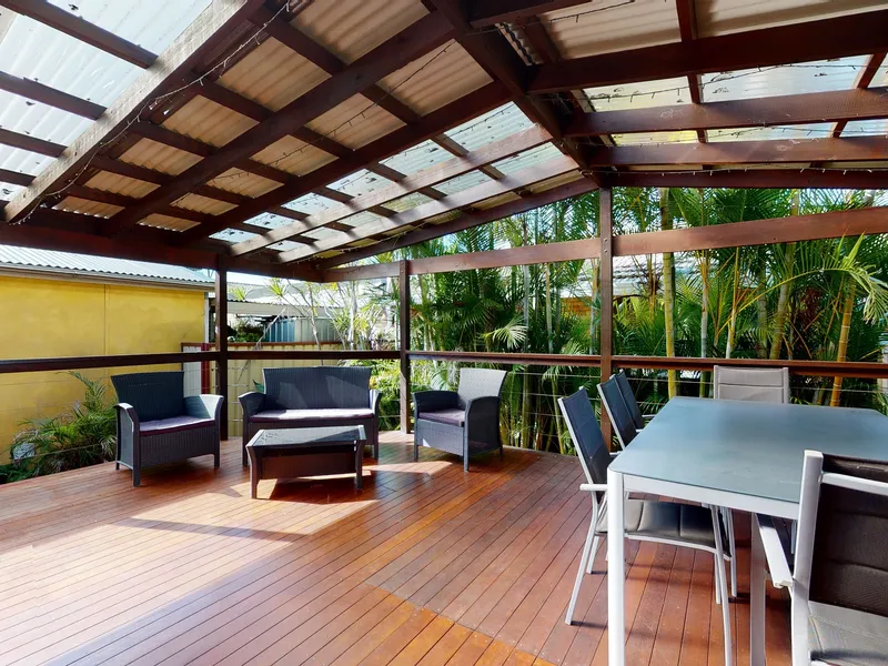 ENTERTAINER'S DELIGHT!