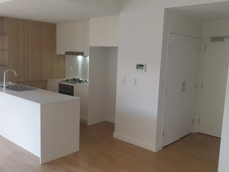 Brand new unit available for rent in the heart of Seven hills next to shopping mall and train Station