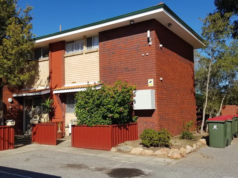 Neat and tidy 2 Bed Townhouse 