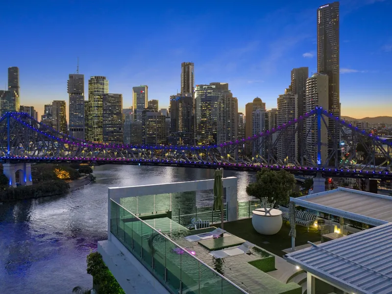 ONE OF BRISBANE'S BEST PENTHOUSES