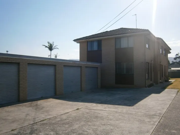 2 BEDROOM TOWNHOUSE BEACH SIDE